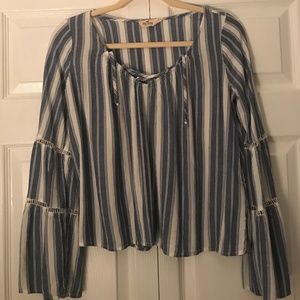 Hollister long sleeve flow top.